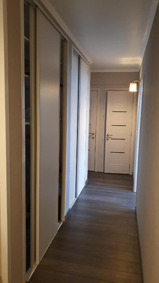 Appartement Avec Parking Gratuit Proche De Village De Marque Bourgoin-Jallieu Exterior photo